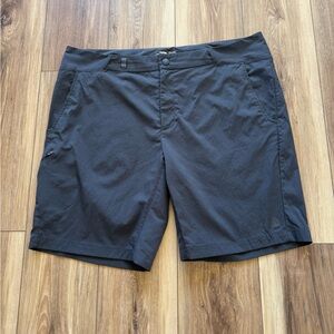 The North Face Men's Shorts Size 40